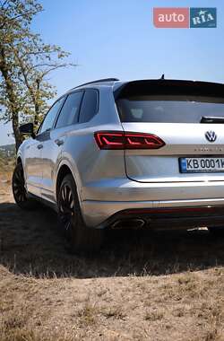 Внедорожник / Кроссовер Volkswagen Touareg 2021 в 
