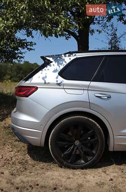 Внедорожник / Кроссовер Volkswagen Touareg 2021 в 