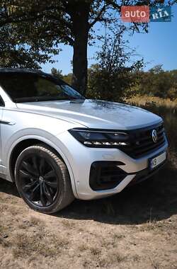 Внедорожник / Кроссовер Volkswagen Touareg 2021 в 