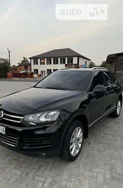 Внедорожник / Кроссовер Volkswagen Touareg 2012 в Старой Выжевке