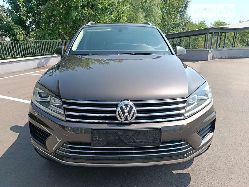 Внедорожник / Кроссовер Volkswagen Touareg 2017 в Киеве