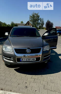 Внедорожник / Кроссовер Volkswagen Touareg 2008 в Василькове