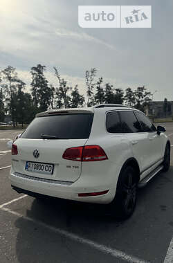 Позашляховик / Кросовер Volkswagen Touareg 2011 в Києві