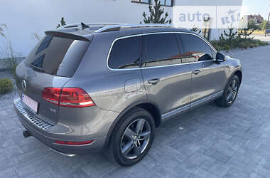 Позашляховик / Кросовер Volkswagen Touareg 2010 в Луцьку