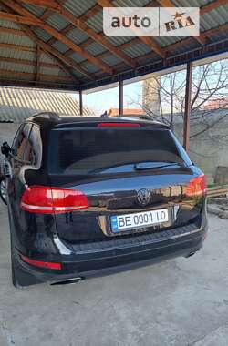 Внедорожник / Кроссовер Volkswagen Touareg 2011 в Николаеве