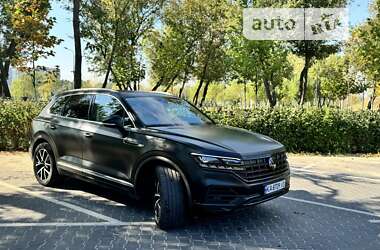 Позашляховик / Кросовер Volkswagen Touareg 2022 в Києві