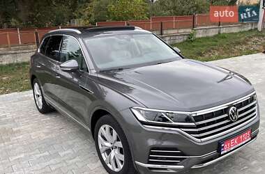 Внедорожник / Кроссовер Volkswagen Touareg 2021 в Черновцах