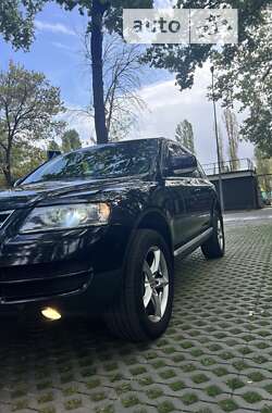 Позашляховик / Кросовер Volkswagen Touareg 2005 в Харкові