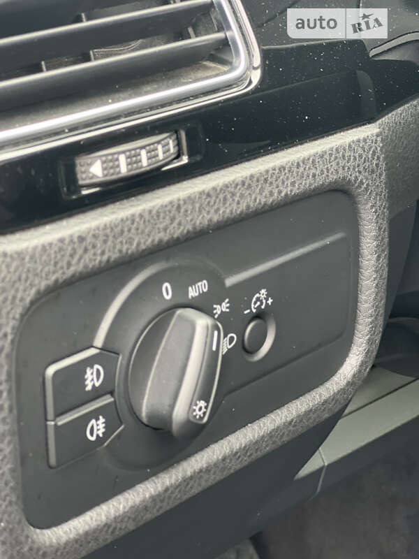 Позашляховик / Кросовер Volkswagen Touareg 2015 в Львові