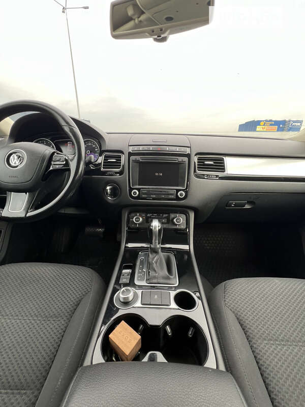 Позашляховик / Кросовер Volkswagen Touareg 2015 в Львові