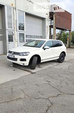 Позашляховик / Кросовер Volkswagen Touareg 2011 в Запоріжжі