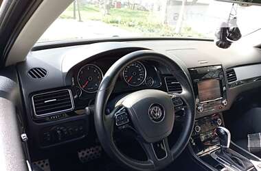 Внедорожник / Кроссовер Volkswagen Touareg 2010 в Еланце