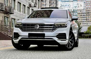 Внедорожник / Кроссовер Volkswagen Touareg 2018 в Одессе