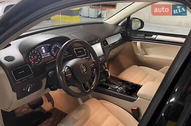 Внедорожник / Кроссовер Volkswagen Touareg 2012 в Львове