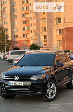 Позашляховик / Кросовер Volkswagen Touareg 2014 в Києві