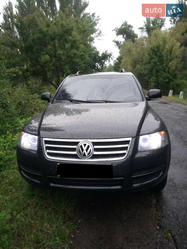 Внедорожник / Кроссовер Volkswagen Touareg 2004 в 