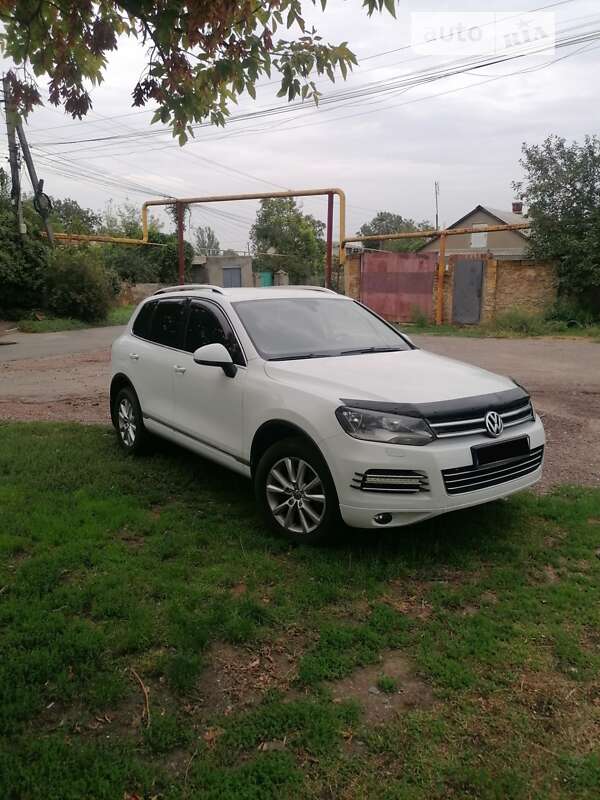 Позашляховик / Кросовер Volkswagen Touareg 2013 в Одесі