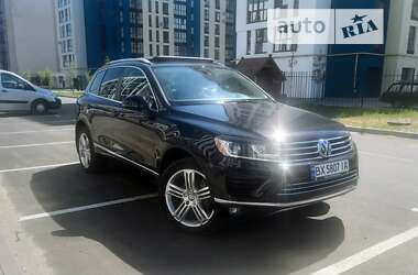 Внедорожник / Кроссовер Volkswagen Touareg 2014 в Черкассах