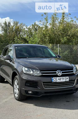 Внедорожник / Кроссовер Volkswagen Touareg 2011 в Черновцах