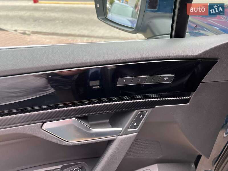 Позашляховик / Кросовер Volkswagen Touareg 2020 в Львові