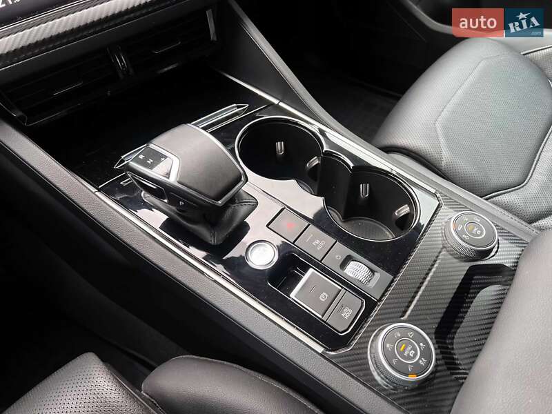 Позашляховик / Кросовер Volkswagen Touareg 2020 в Львові