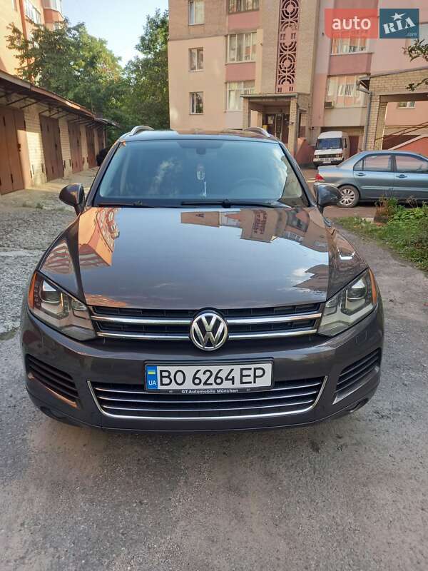 Внедорожник / Кроссовер Volkswagen Touareg 2012 в Тернополе