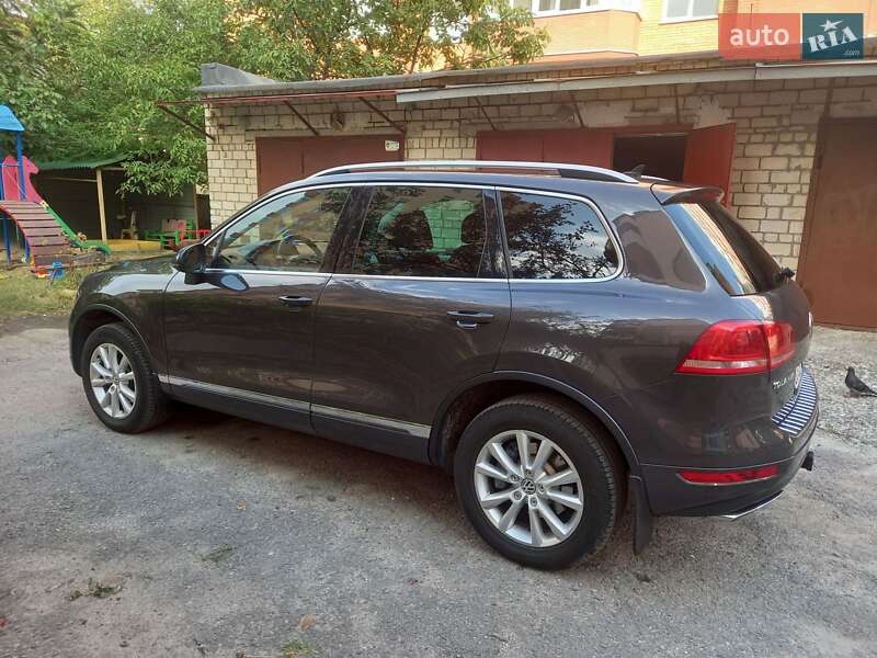 Внедорожник / Кроссовер Volkswagen Touareg 2012 в Тернополе