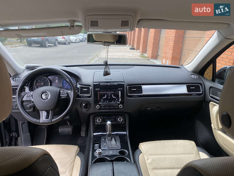 Внедорожник / Кроссовер Volkswagen Touareg 2012 в Киеве фото 12 Внедорожник / Кроссовер Volkswagen Touareg 2012 в Киеве