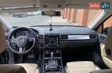 Внедорожник / Кроссовер Volkswagen Touareg 2012 в 