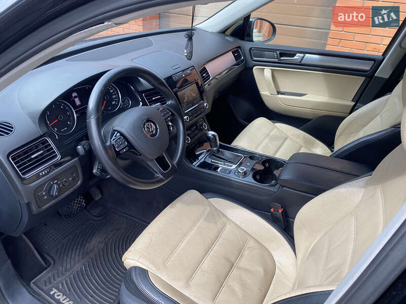 Внедорожник / Кроссовер Volkswagen Touareg 2012 в Киеве фото 13 Внедорожник / Кроссовер Volkswagen Touareg 2012 в Киеве