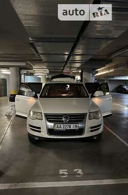 Внедорожник / Кроссовер Volkswagen Touareg 2008 в Киеве