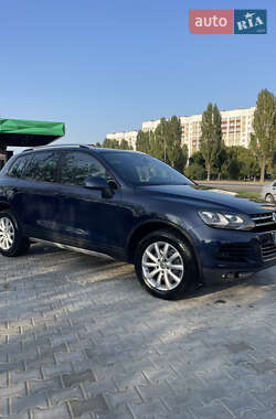 Внедорожник / Кроссовер Volkswagen Touareg 2012 в 
