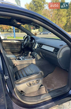 Внедорожник / Кроссовер Volkswagen Touareg 2012 в 