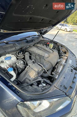 Внедорожник / Кроссовер Volkswagen Touareg 2012 в 