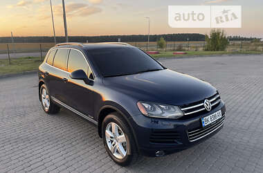 Внедорожник / Кроссовер Volkswagen Touareg 2012 в Радивилове