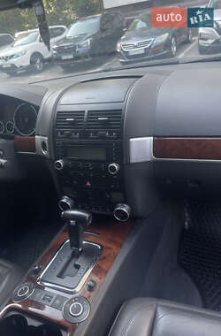 Внедорожник / Кроссовер Volkswagen Touareg 2007 в 