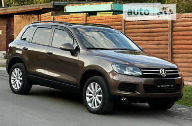 Внедорожник / Кроссовер Volkswagen Touareg 2012 в Днепре