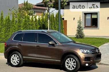 Внедорожник / Кроссовер Volkswagen Touareg 2012 в Днепре