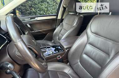 Внедорожник / Кроссовер Volkswagen Touareg 2014 в Киеве