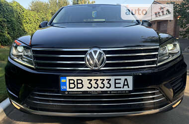 Позашляховик / Кросовер Volkswagen Touareg 2014 в Києві