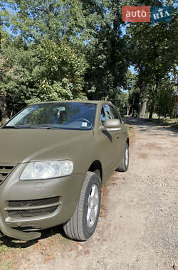 Внедорожник / Кроссовер Volkswagen Touareg 2004 в Днепре