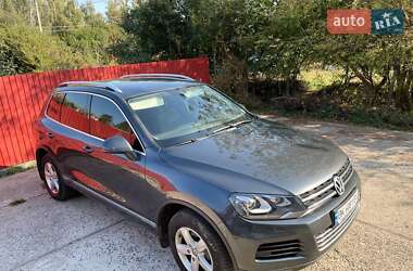 Внедорожник / Кроссовер Volkswagen Touareg 2011 в Сарнах