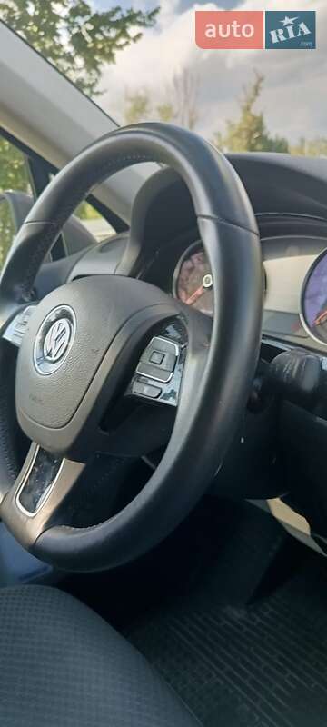 Внедорожник / Кроссовер Volkswagen Touareg 2013 в Киеве фото 5 Внедорожник / Кроссовер Volkswagen Touareg 2013 в Киеве