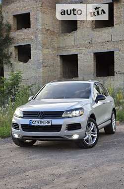 Позашляховик / Кросовер Volkswagen Touareg 2014 в Києві