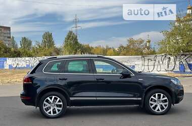 Позашляховик / Кросовер Volkswagen Touareg 2013 в Кривому Розі