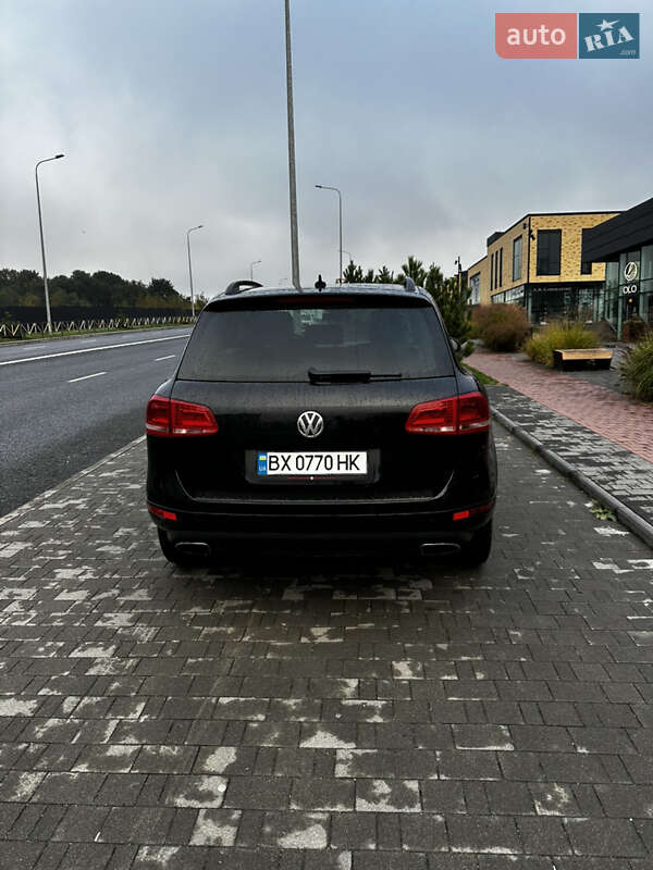 Позашляховик / Кросовер Volkswagen Touareg 2014 в Хмельницькому