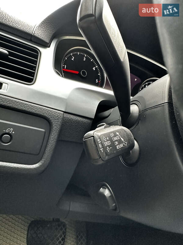 Позашляховик / Кросовер Volkswagen Touareg 2014 в Хмельницькому