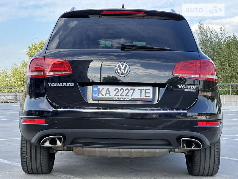 Позашляховик / Кросовер Volkswagen Touareg 2012 в Києві