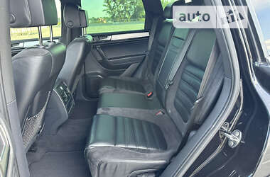 Внедорожник / Кроссовер Volkswagen Touareg 2012 в 