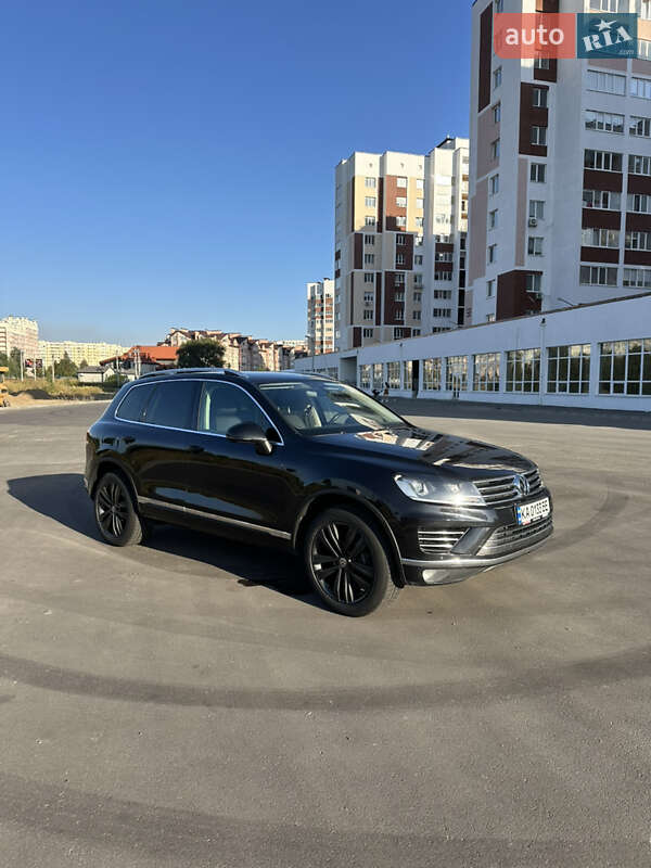 Внедорожник / Кроссовер Volkswagen Touareg 2017 в Киеве